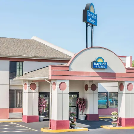 Days Inn & Suites By Wyndham Youngstown / Girard Ohio